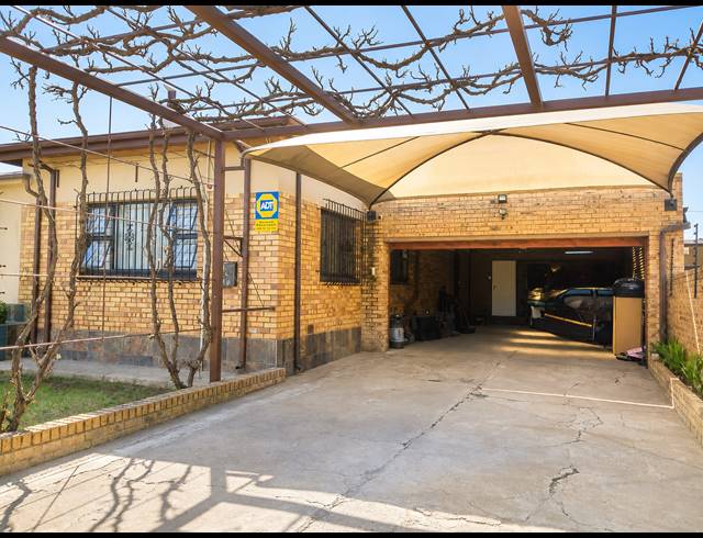 3 BEDROOM FREEHOLD FOR SALE IN NORTHMEAD